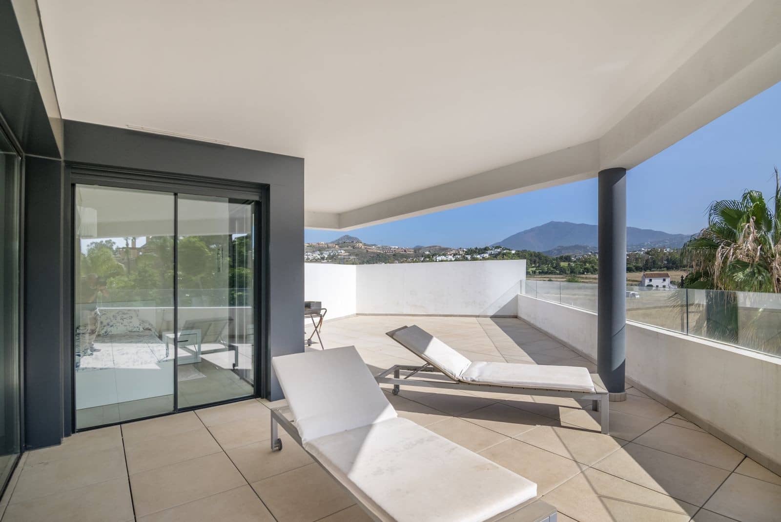 3 quarto Apartamento para venda em Estepona com piscina garagem - 750 000 € (Ref: 8113986)