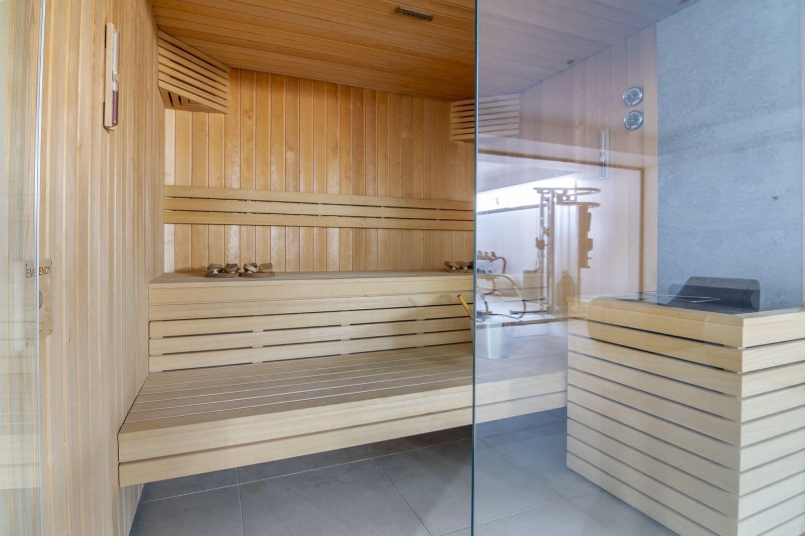 3 quarto Apartamento para venda em Estepona com piscina garagem - 750 000 € (Ref: 8113986)