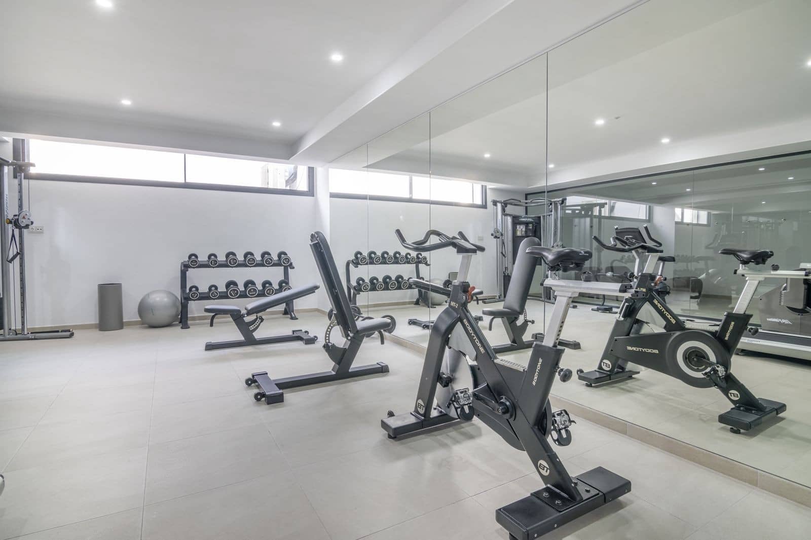 3 quarto Apartamento para venda em Estepona com piscina garagem - 750 000 € (Ref: 8113986)