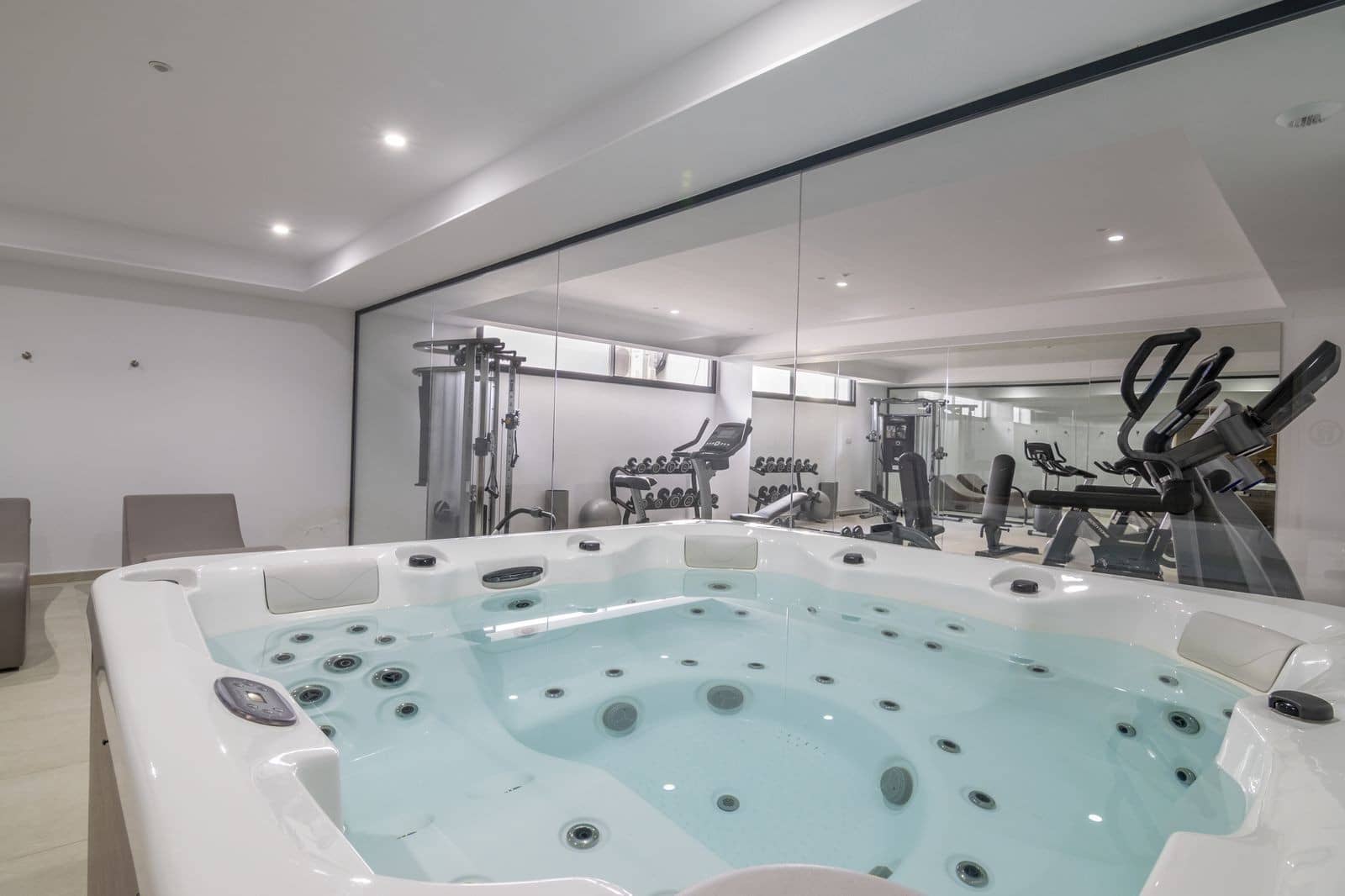 3 quarto Apartamento para venda em Estepona com piscina garagem - 750 000 € (Ref: 8113986)