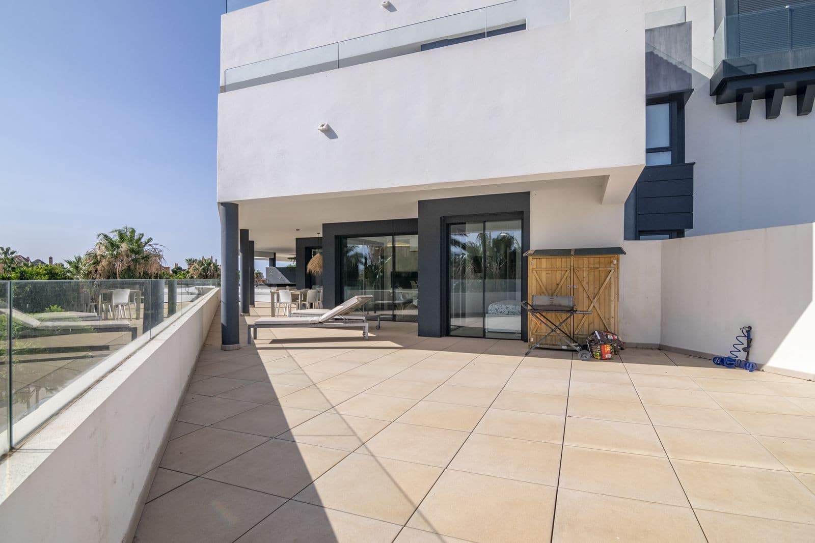 3 quarto Apartamento para venda em Estepona com piscina garagem - 750 000 € (Ref: 8113986)
