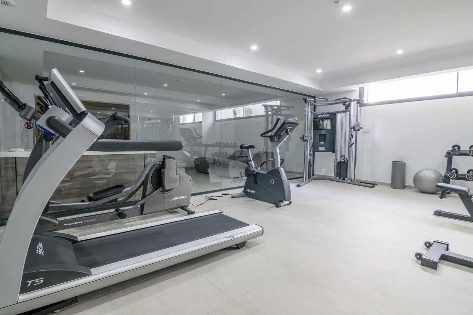 3 quarto Apartamento para venda em Estepona com piscina garagem - 750 000 € (Ref: 8113986)