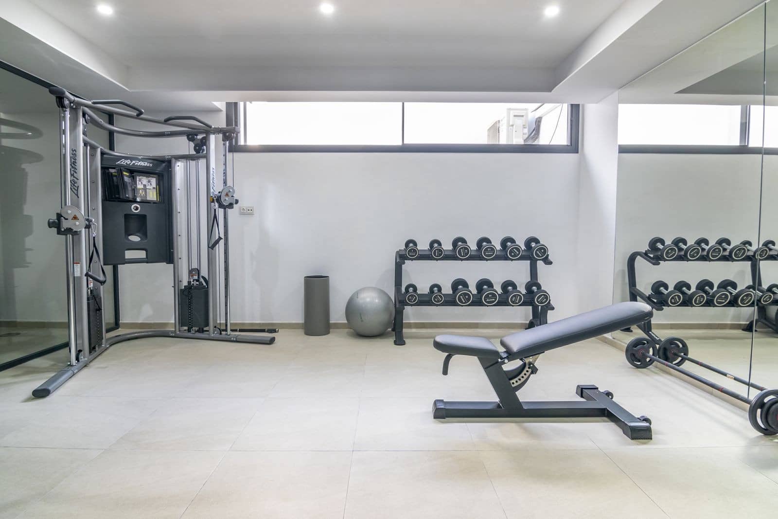 3 quarto Apartamento para venda em Estepona com piscina garagem - 750 000 € (Ref: 8113986)
