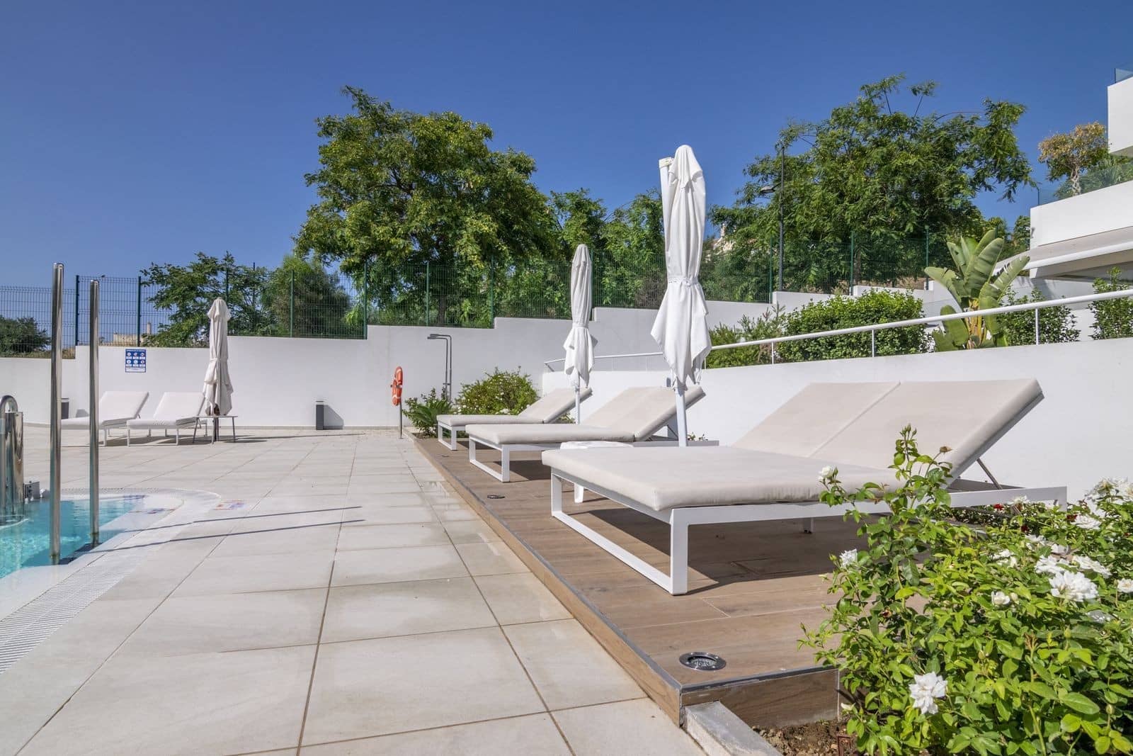 3 quarto Apartamento para venda em Estepona com piscina garagem - 750 000 € (Ref: 8113986)