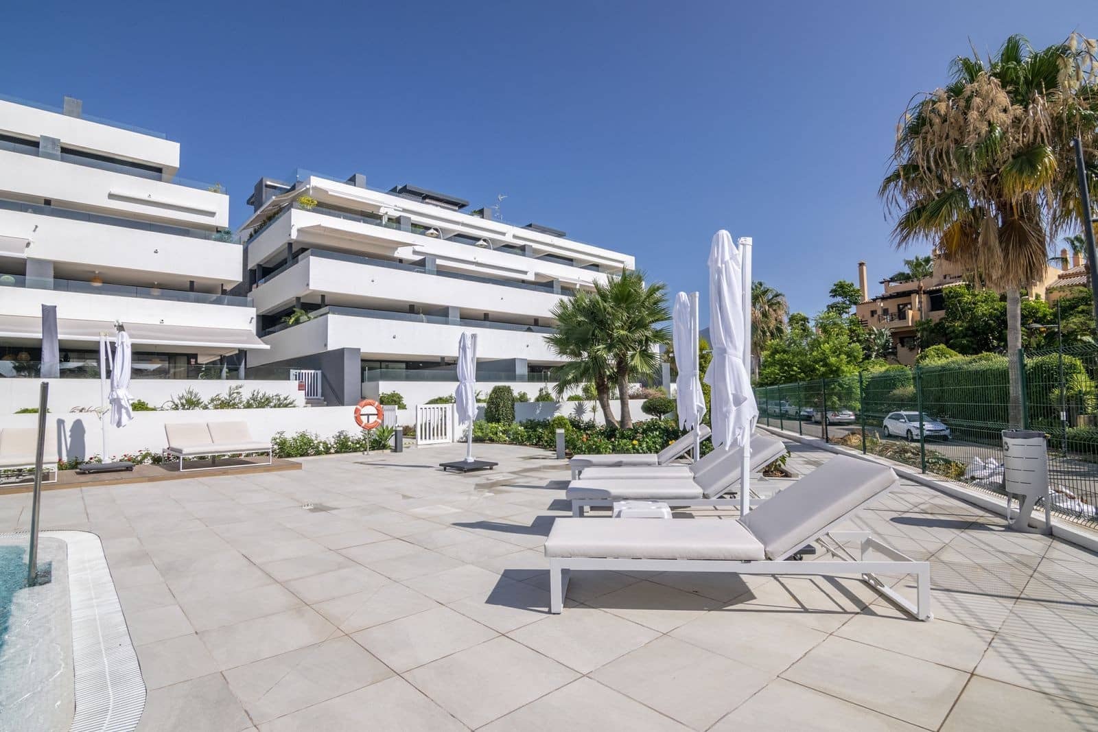 3 quarto Apartamento para venda em Estepona com piscina garagem - 750 000 € (Ref: 8113986)