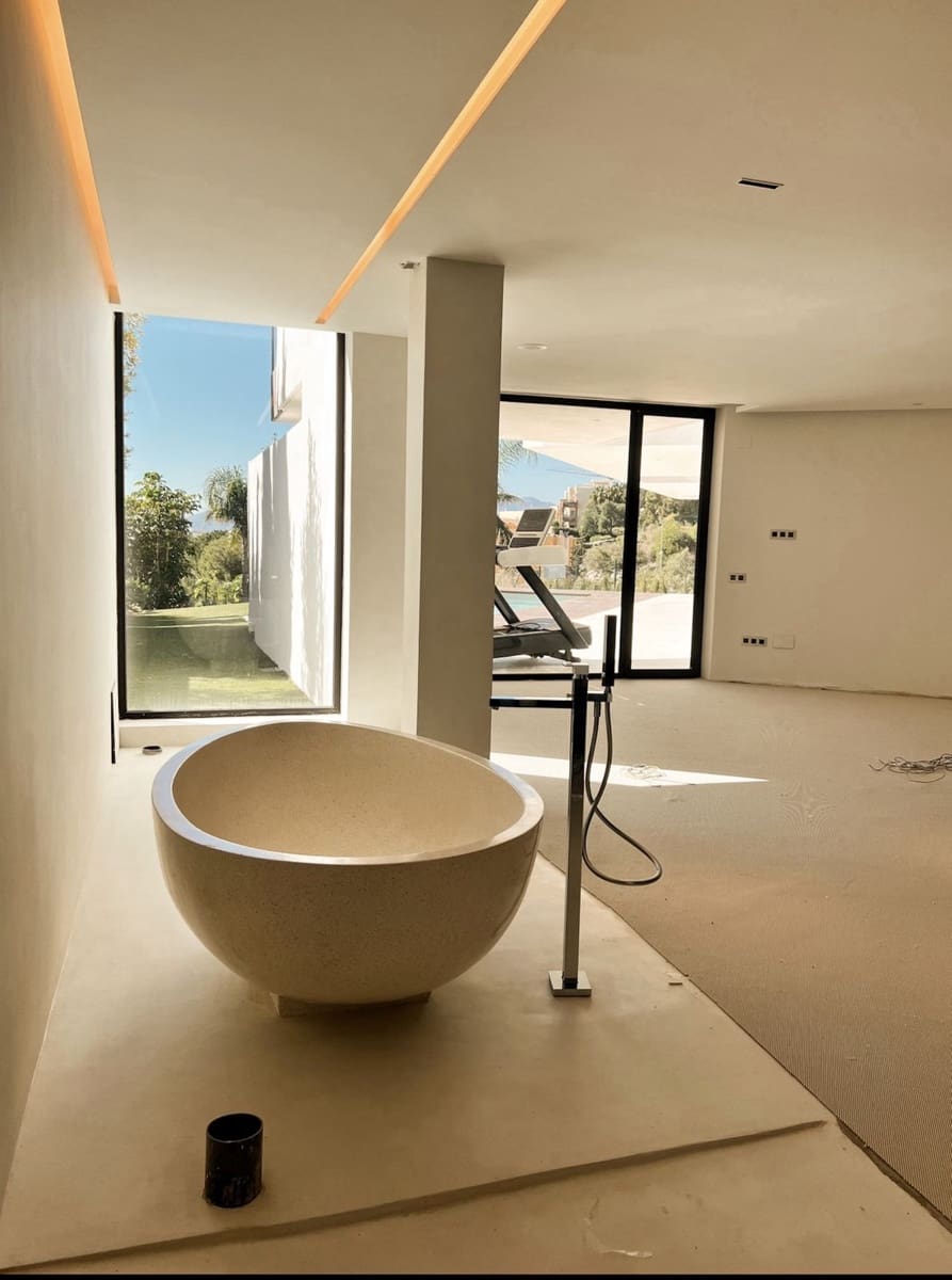 3 bedroom Villa for sale in Benalmadena with pool garage - € 2,100,000 (Ref: 8113987)