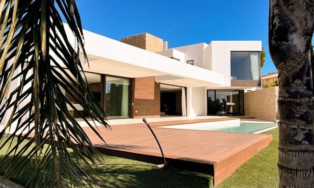 3 bedroom Villa for sale in Benalmádena with pool garage - € 2,100,000 (Ref: 8113987)