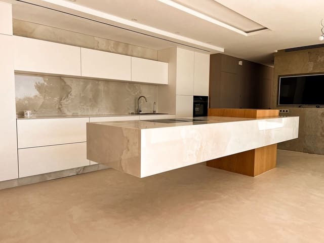 3 bedroom Villa for sale in Benalmádena with pool garage - € 2,100,000 (Ref: 8113987)