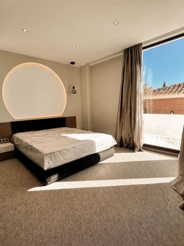 3 bedroom Villa for sale in Benalmádena with pool garage - € 2,100,000 (Ref: 8113987)