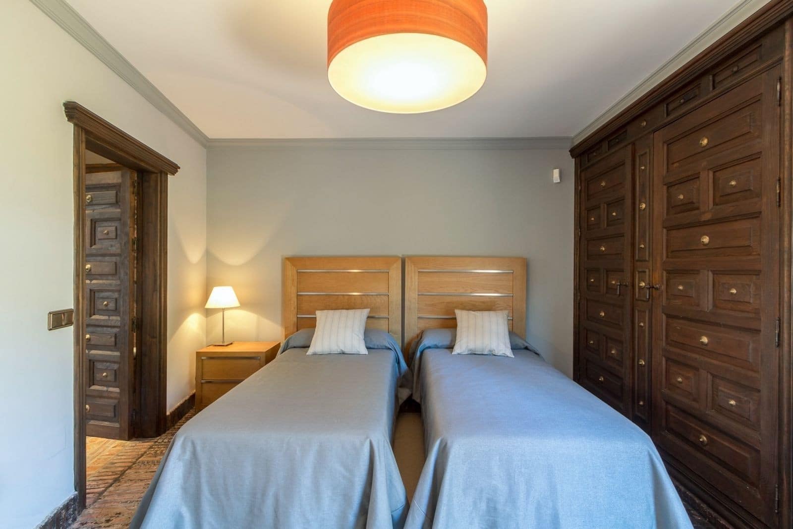 4 bedroom Villa for sale in Marbella with pool garage - € 2,800,000 (Ref: 8145076)