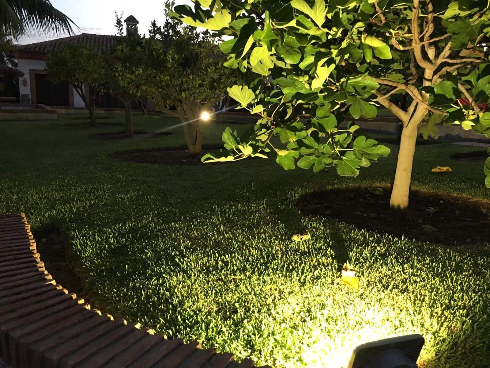 4 bedroom Villa for sale in Marbella with pool garage - € 2,800,000 (Ref: 8145076)