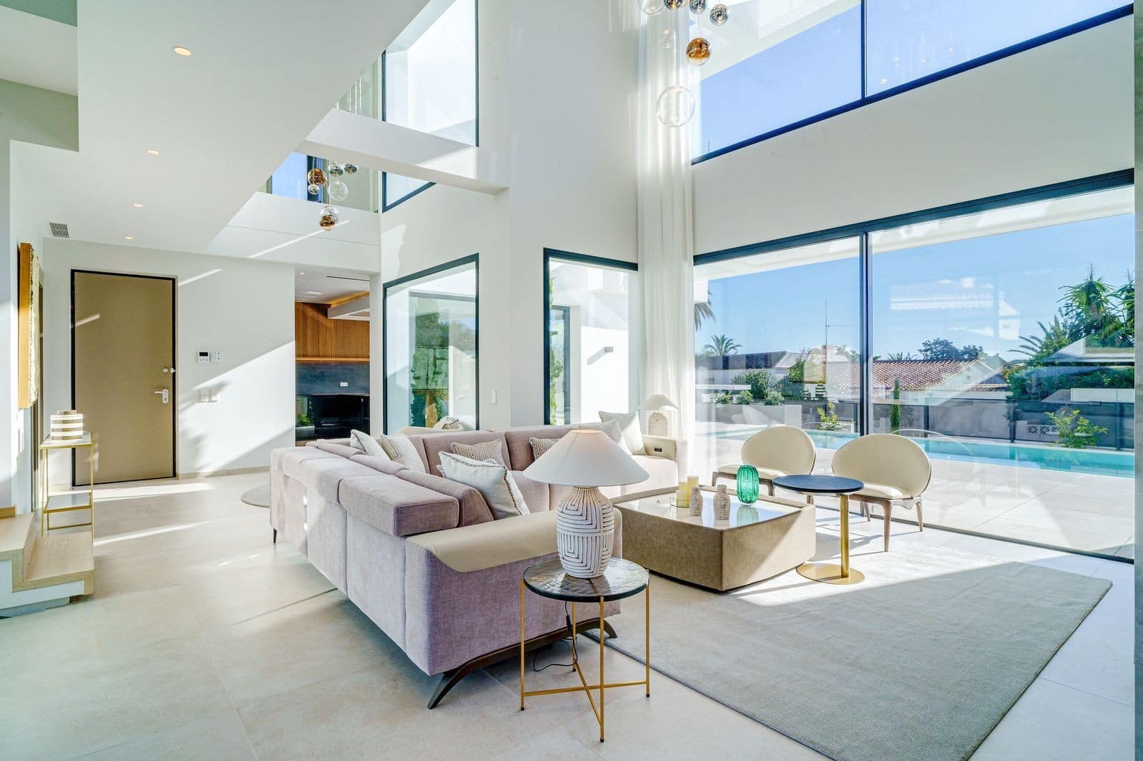 5 bedroom Villa for sale in Marbella with pool garage - € 3,350,000 (Ref: 8145078)