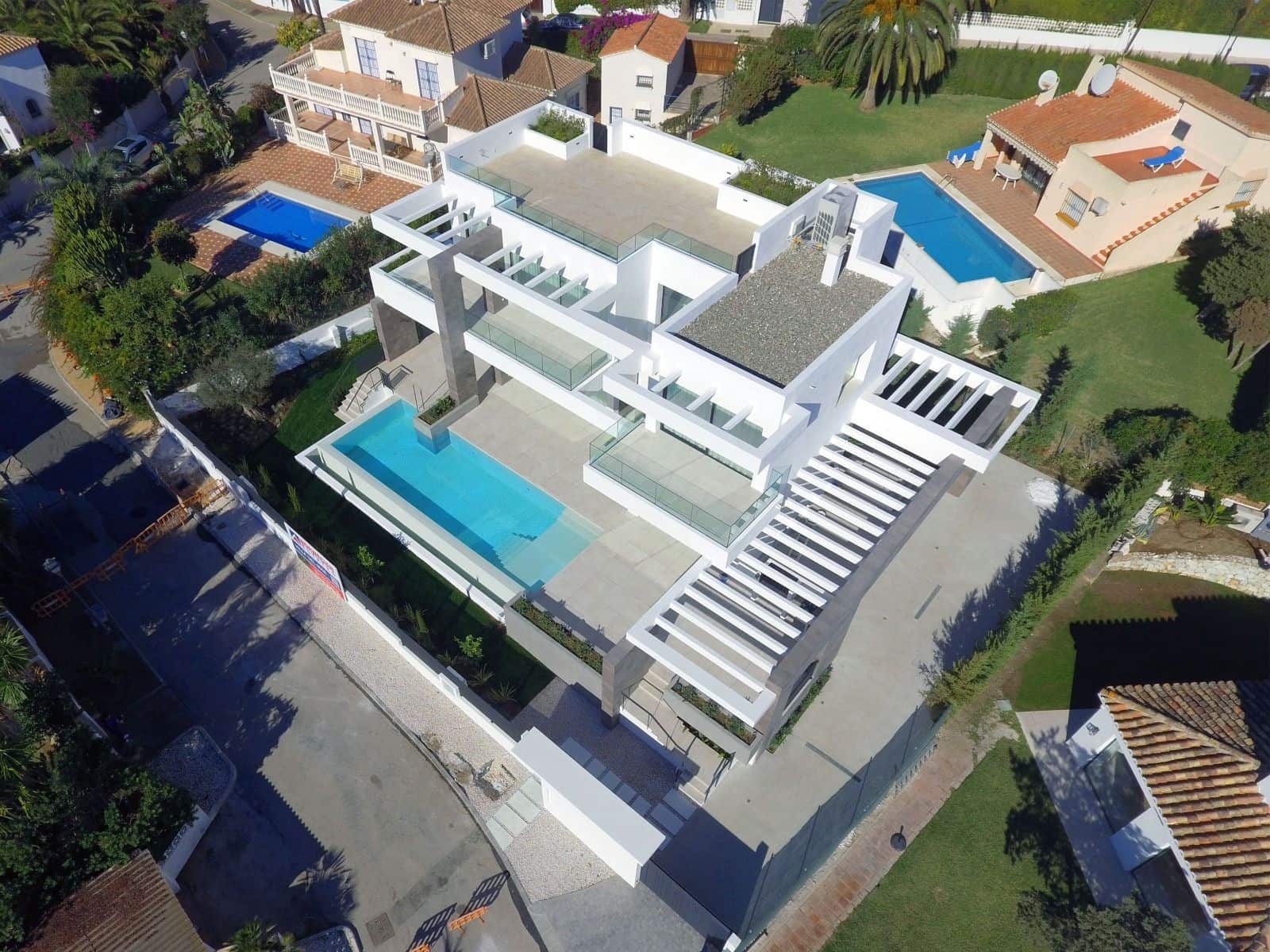 5 bedroom Villa for sale in Marbella with pool garage - € 3,350,000 (Ref: 8145078)