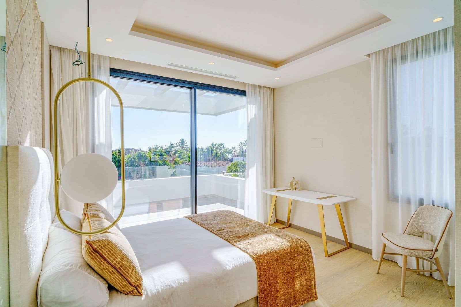 5 bedroom Villa for sale in Marbella with pool garage - € 3,350,000 (Ref: 8145078)