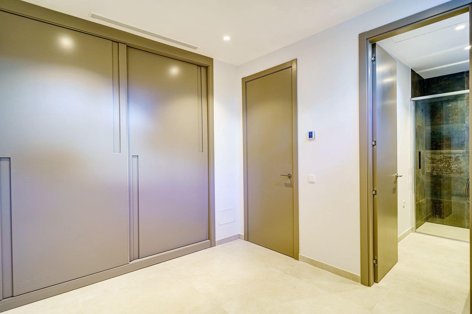 5 bedroom Villa for sale in Marbella with pool garage - € 3,350,000 (Ref: 8145078)