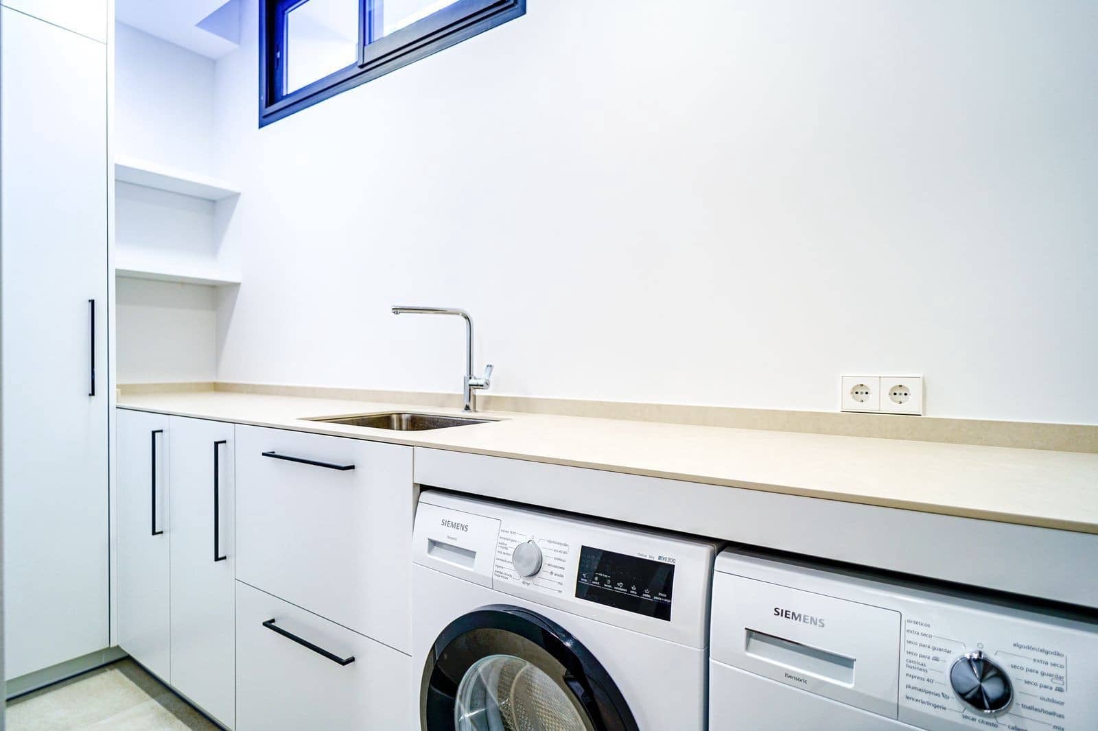 5 bedroom Villa for sale in Marbella with pool garage - € 3,350,000 (Ref: 8145078)