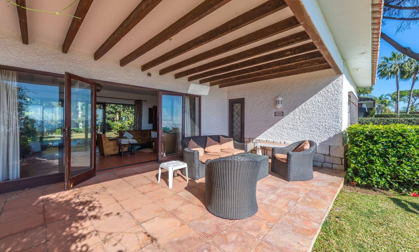 5 bedroom Villa for sale in Estepona with pool garage - € 3,500,000 (Ref: 8173989)