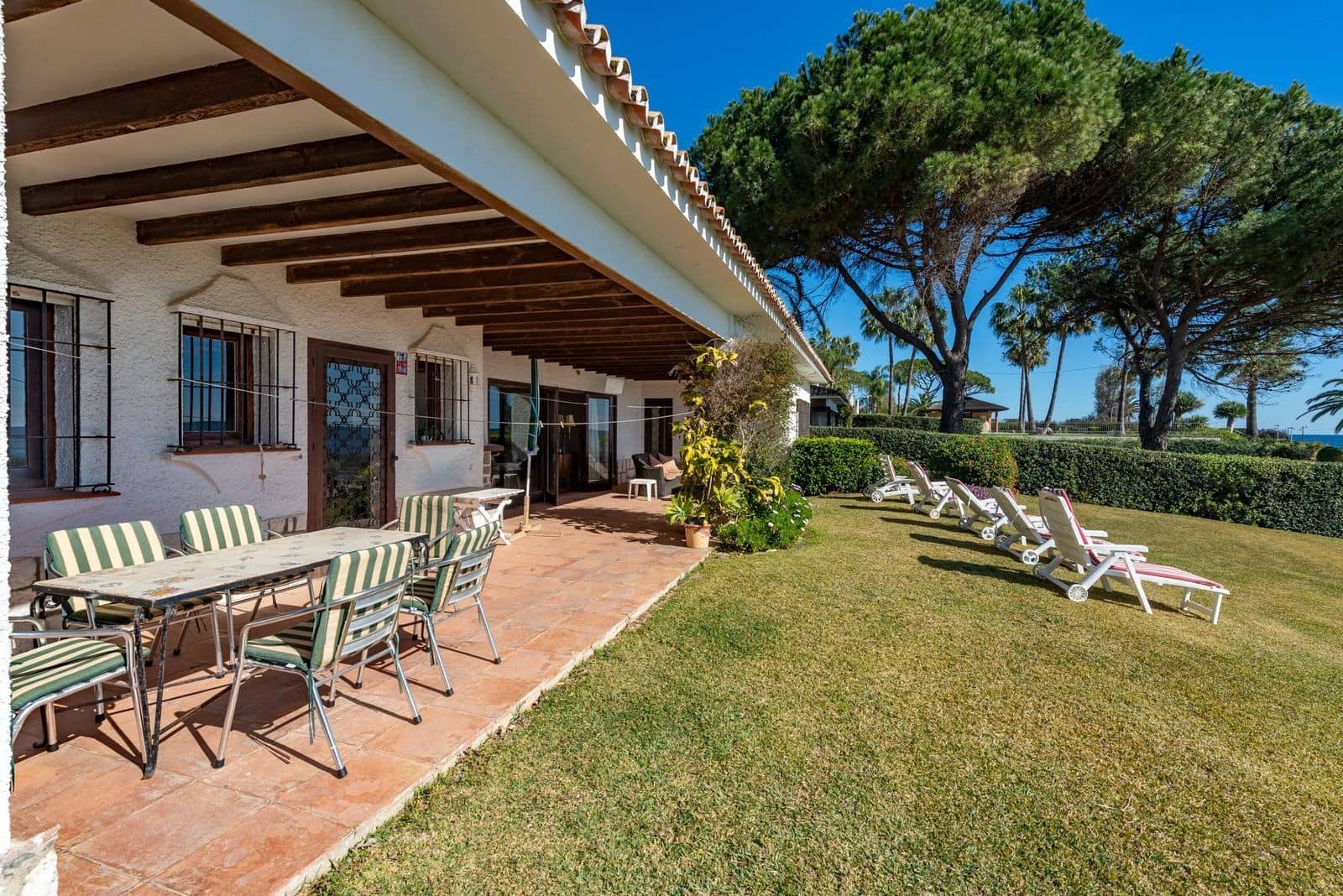 5 bedroom Villa for sale in Estepona with pool garage - € 3,500,000 (Ref: 8173989)