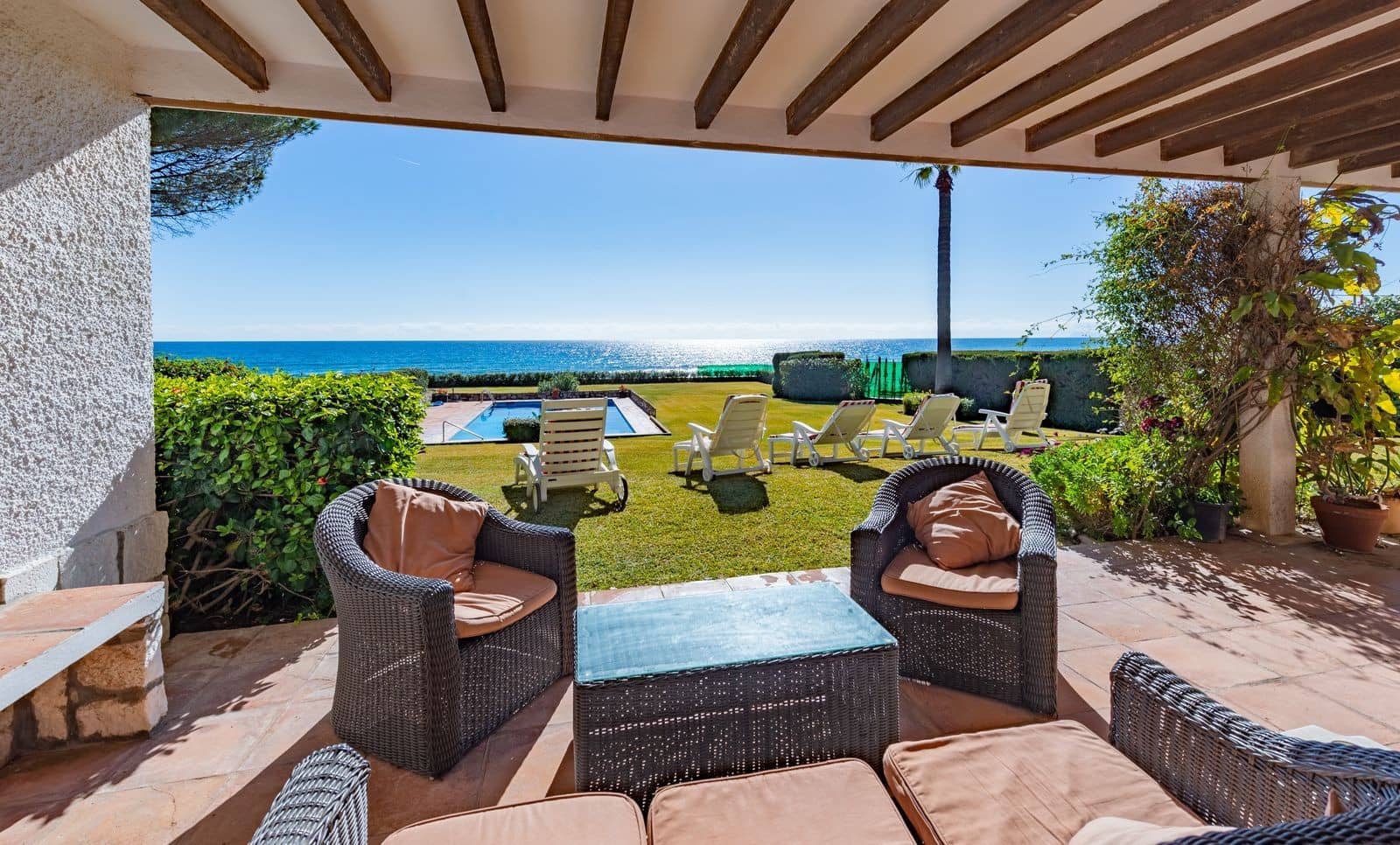 5 bedroom Villa for sale in Estepona with pool garage - € 3,500,000 (Ref: 8173989)