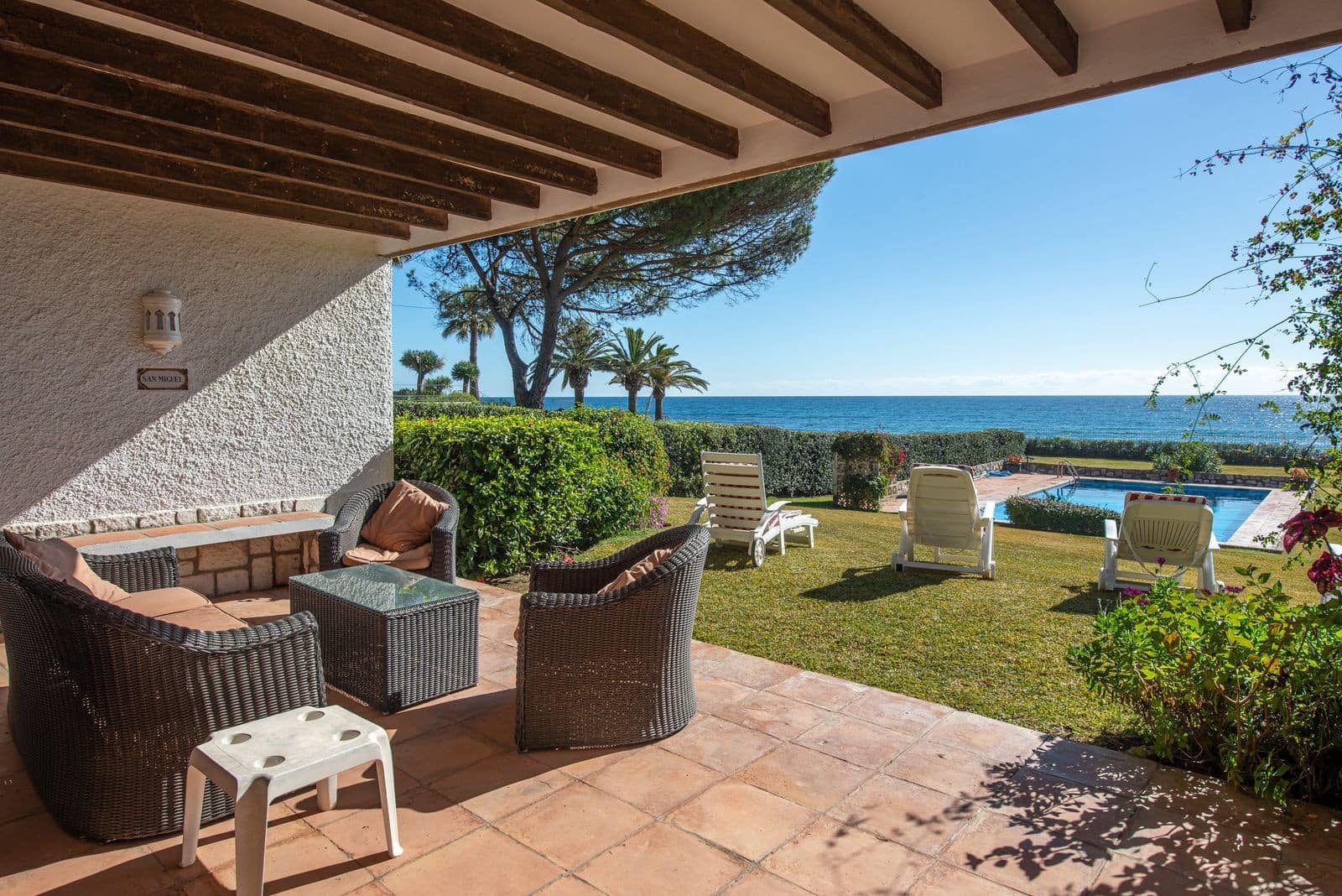 5 bedroom Villa for sale in Estepona with pool garage - € 3,500,000 (Ref: 8173989)