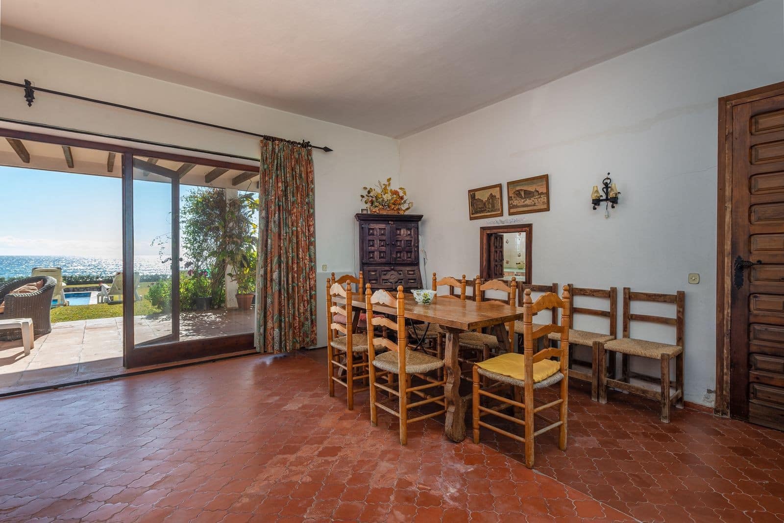 5 bedroom Villa for sale in Estepona with pool garage - € 3,500,000 (Ref: 8173989)