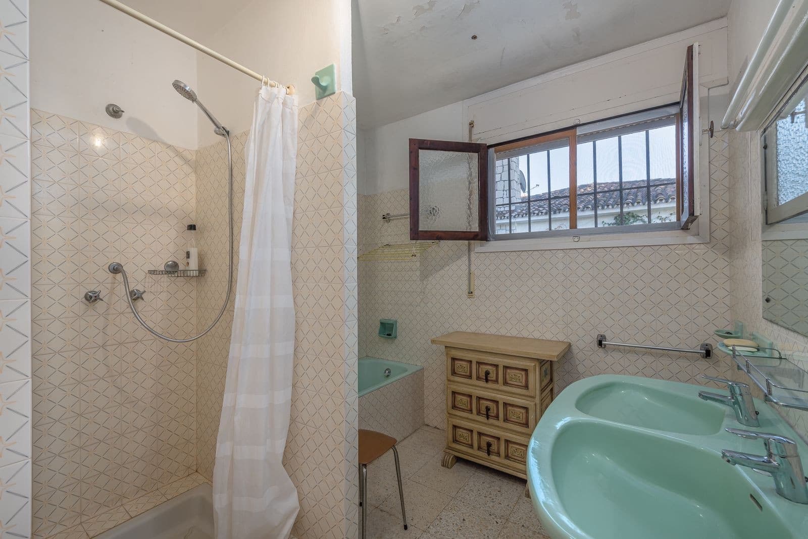 5 bedroom Villa for sale in Estepona with pool garage - € 3,500,000 (Ref: 8173989)