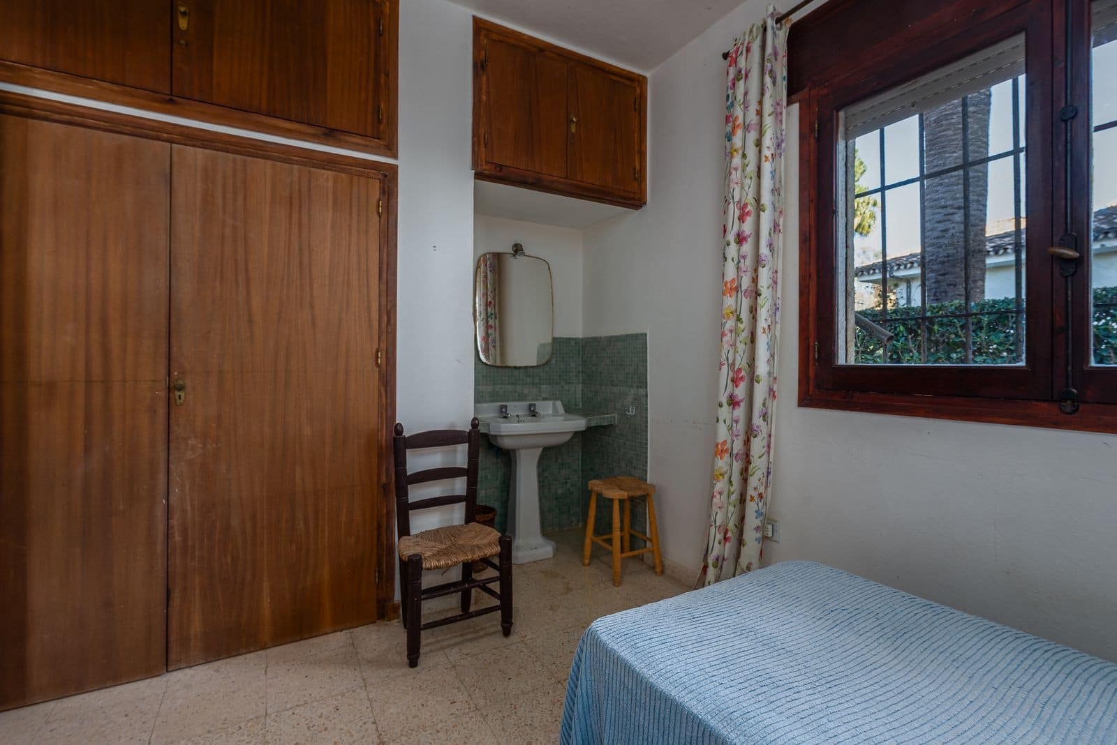 5 bedroom Villa for sale in Estepona with pool garage - € 3,500,000 (Ref: 8173989)