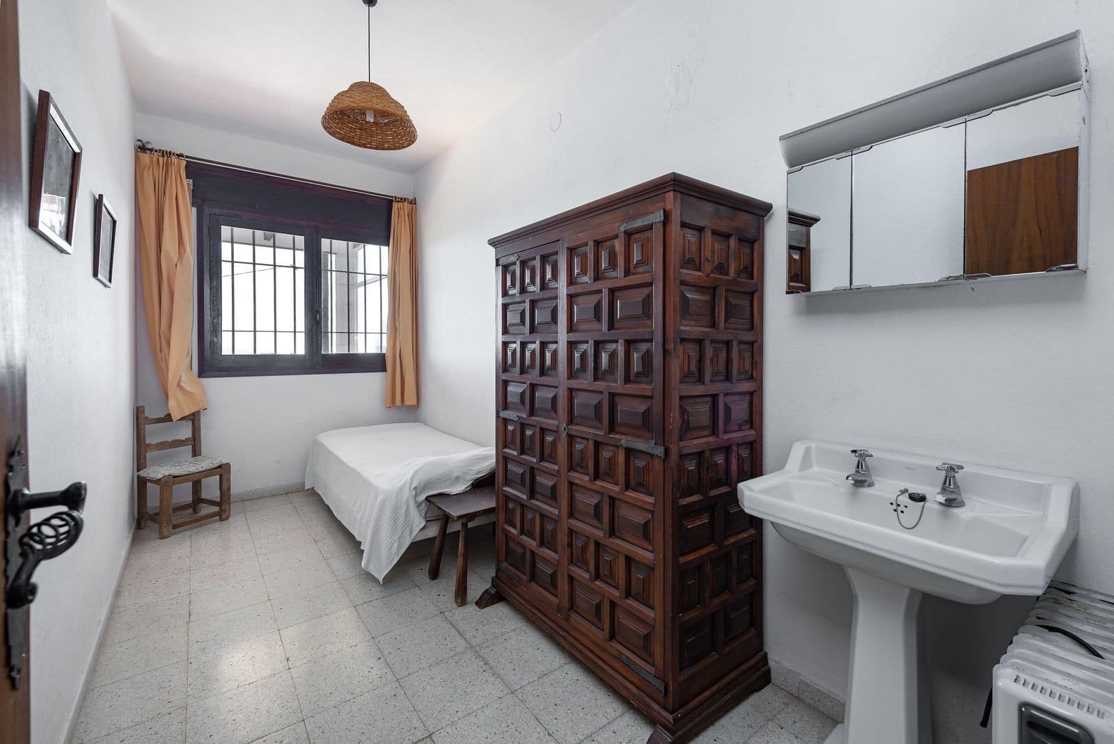 5 bedroom Villa for sale in Estepona with pool garage - € 3,500,000 (Ref: 8173989)