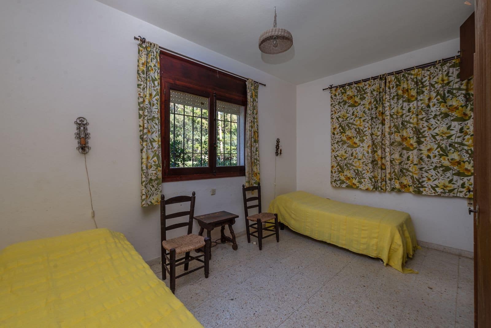 5 bedroom Villa for sale in Estepona with pool garage - € 3,500,000 (Ref: 8173989)