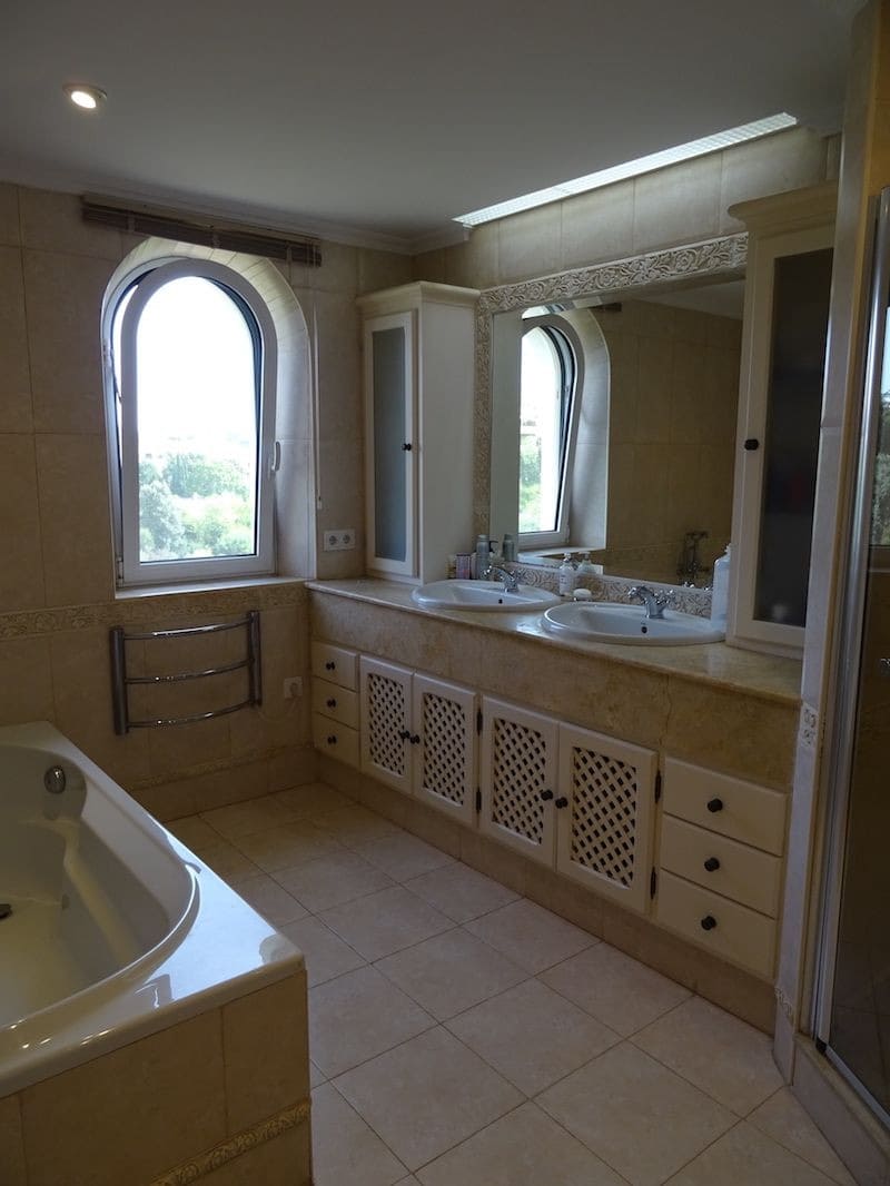 4 quarto Moradia para venda em Sotogrande com piscina garagem - 1 700 000 € (Ref: 8176605)