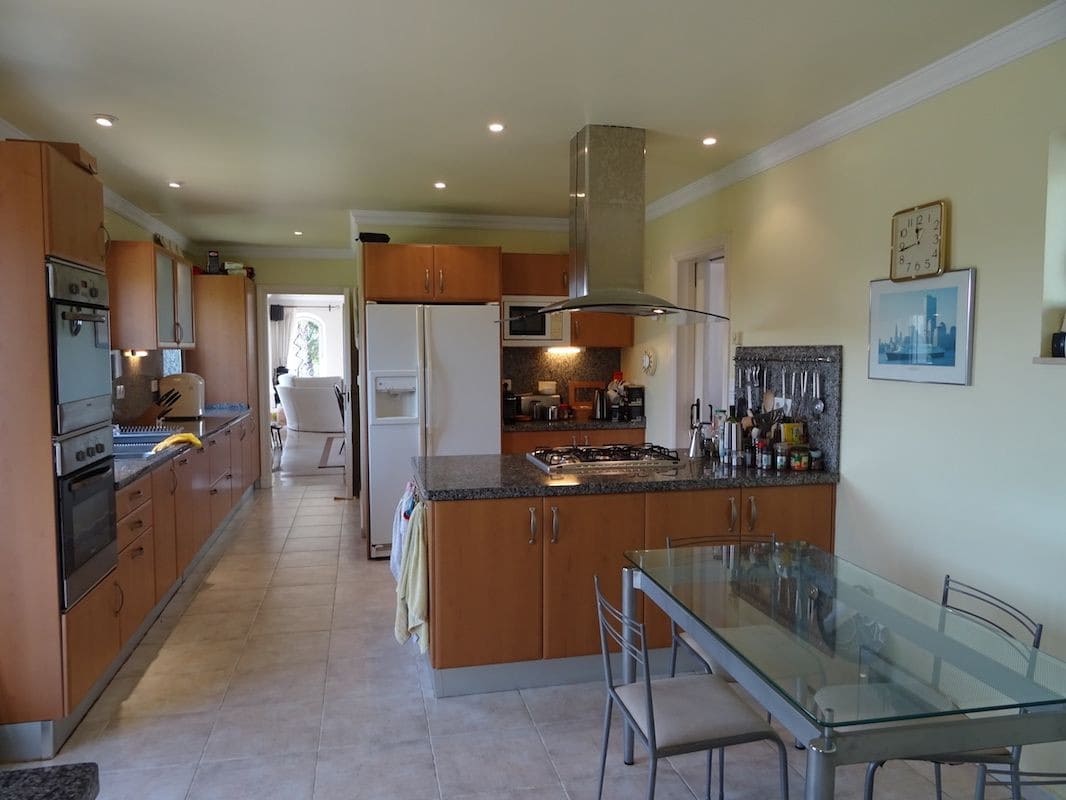4 soveværelse Villa til salg i Sotogrande med swimmingpool garage - € 1.700.000 (Ref: 8176605)