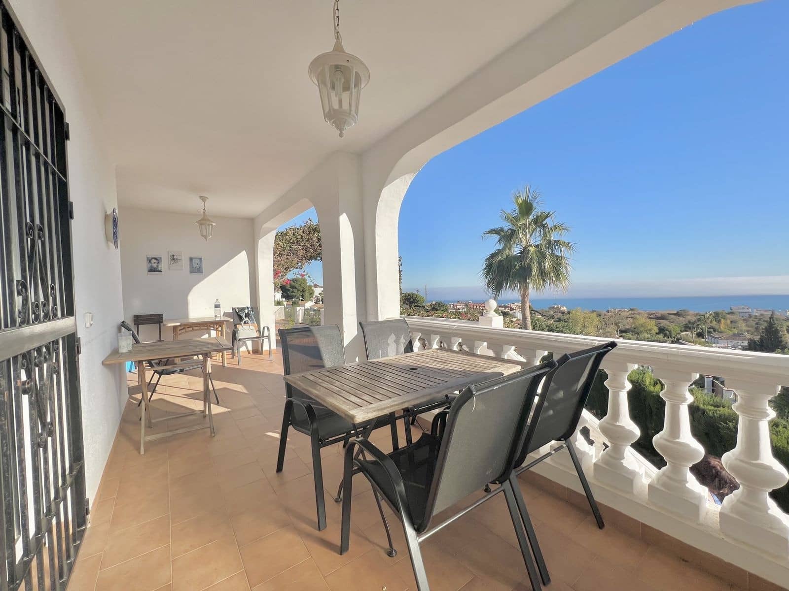 4 bedroom Villa for sale in Benalmadena with pool - € 990,000 (Ref: 8197312)