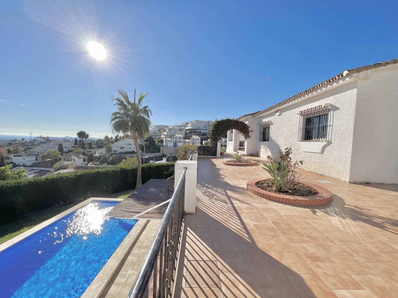 4 bedroom Villa for sale in Benalmadena with pool - € 990,000 (Ref: 8197312)