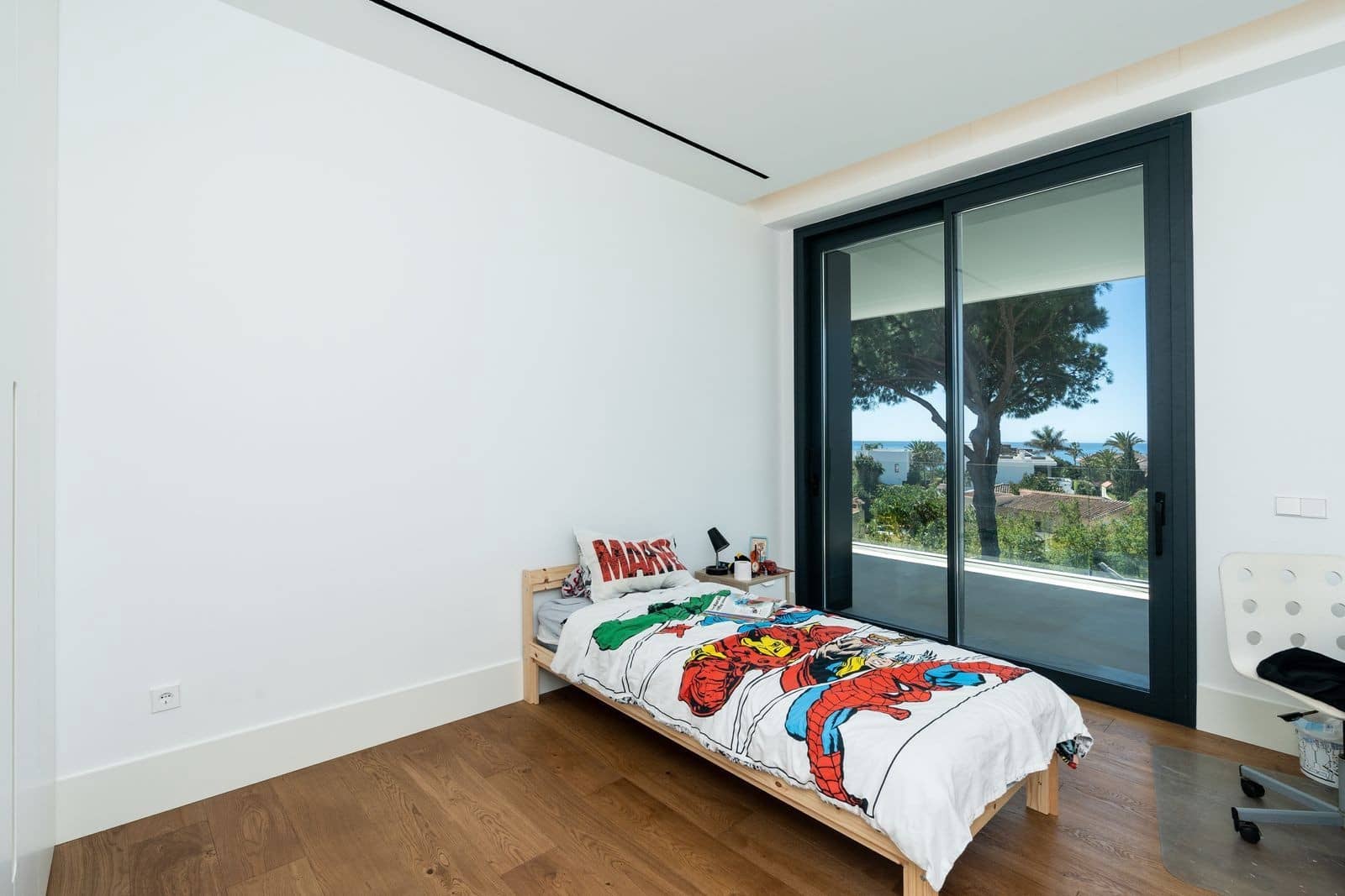 6 bedroom Villa for sale in Marbella with pool garage - € 4,775,000 (Ref: 8233188)