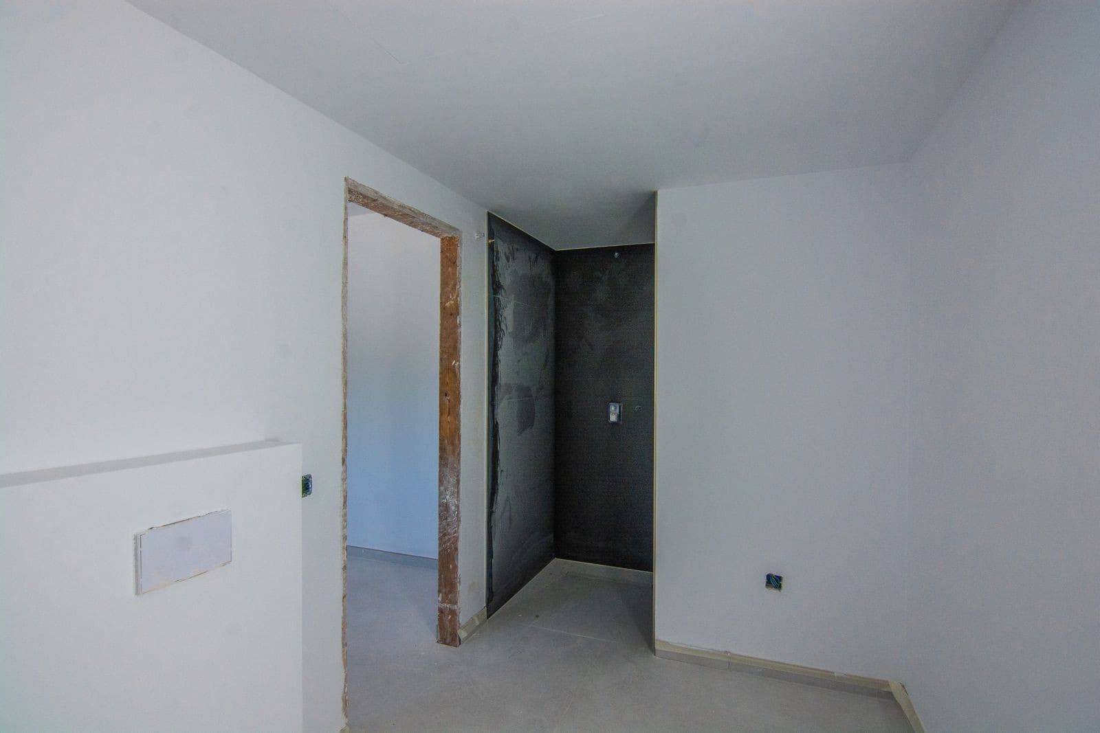 4 bedroom Villa for sale in Marbella with pool garage - € 2,195,000 (Ref: 8270573)