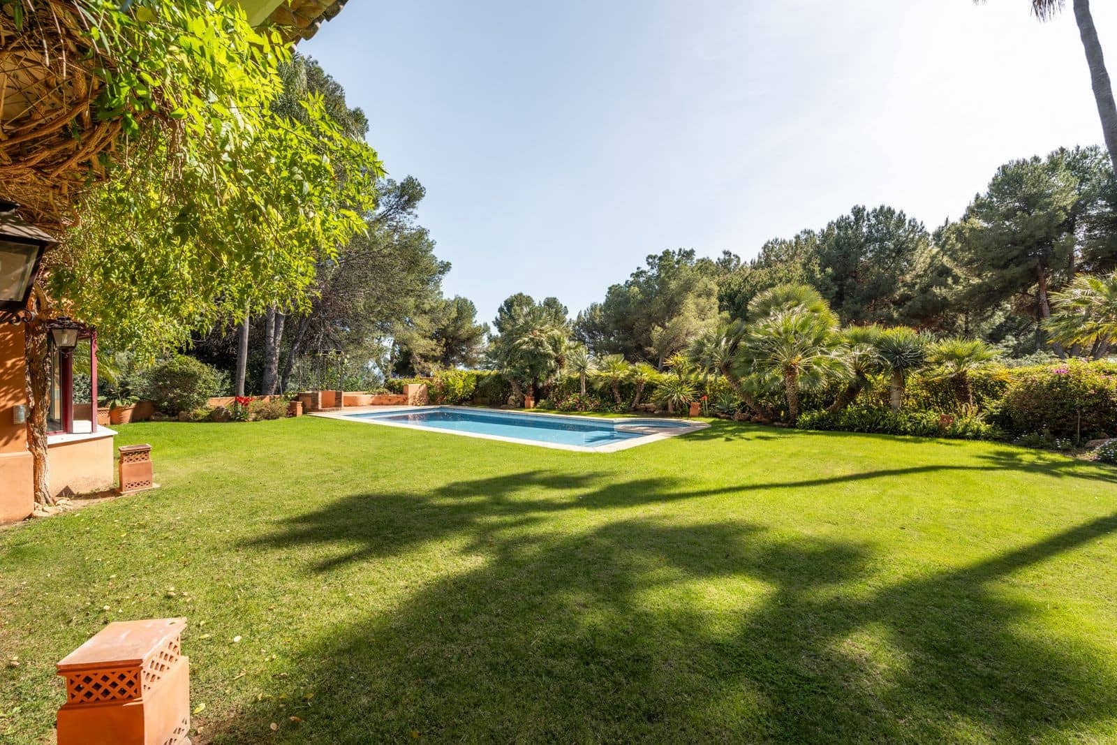 5 bedroom Villa for sale in Golden Mile with pool garage - € 4,900,000 (Ref: 8295578)