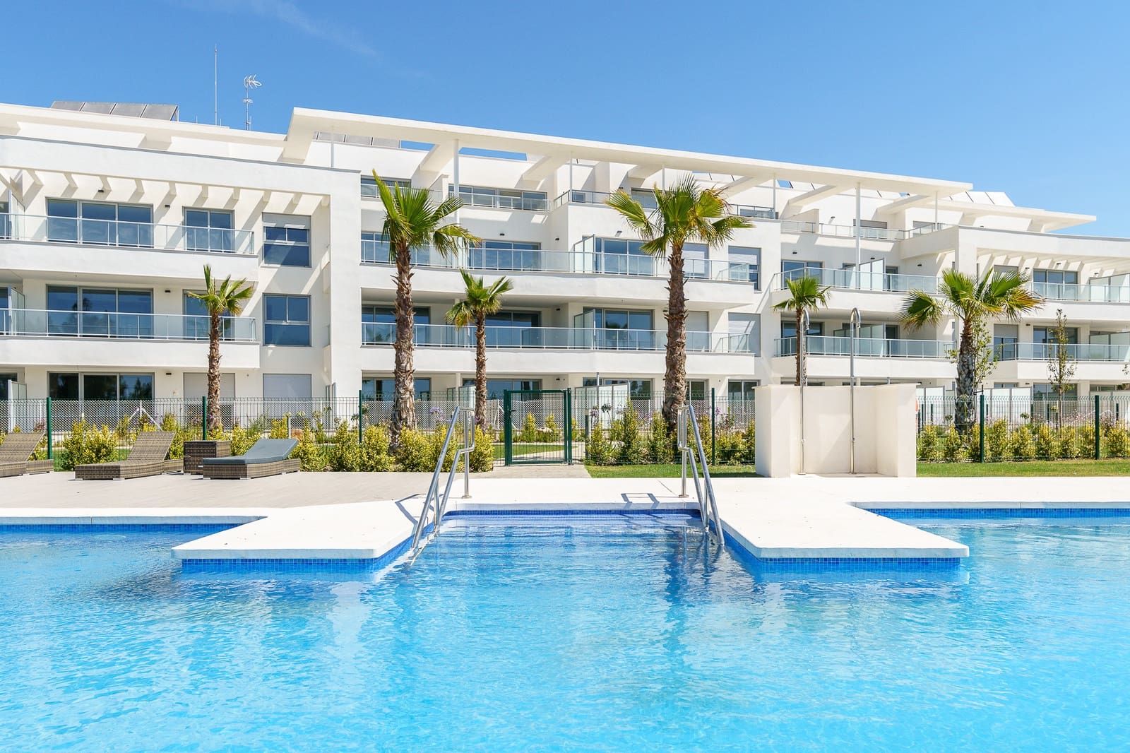 4 bedroom Penthouse for sale in Mijas Costa with pool garage - € 797,400 (Ref: 8298029)