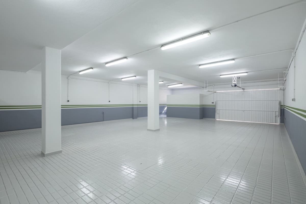 10 bedroom Villa for sale in Marbella - € 10,850,000 (Ref: 8298031)