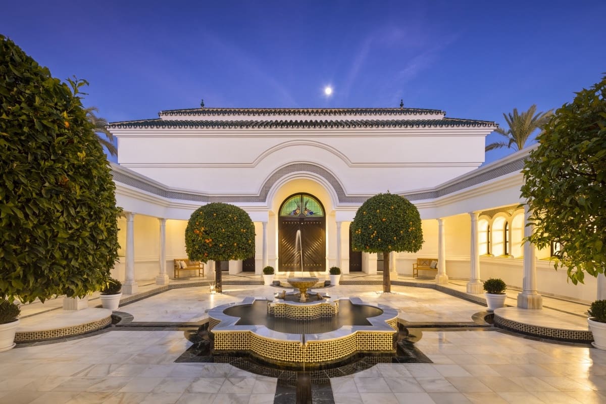 10 bedroom Villa for sale in Marbella - € 10,850,000 (Ref: 8298031)
