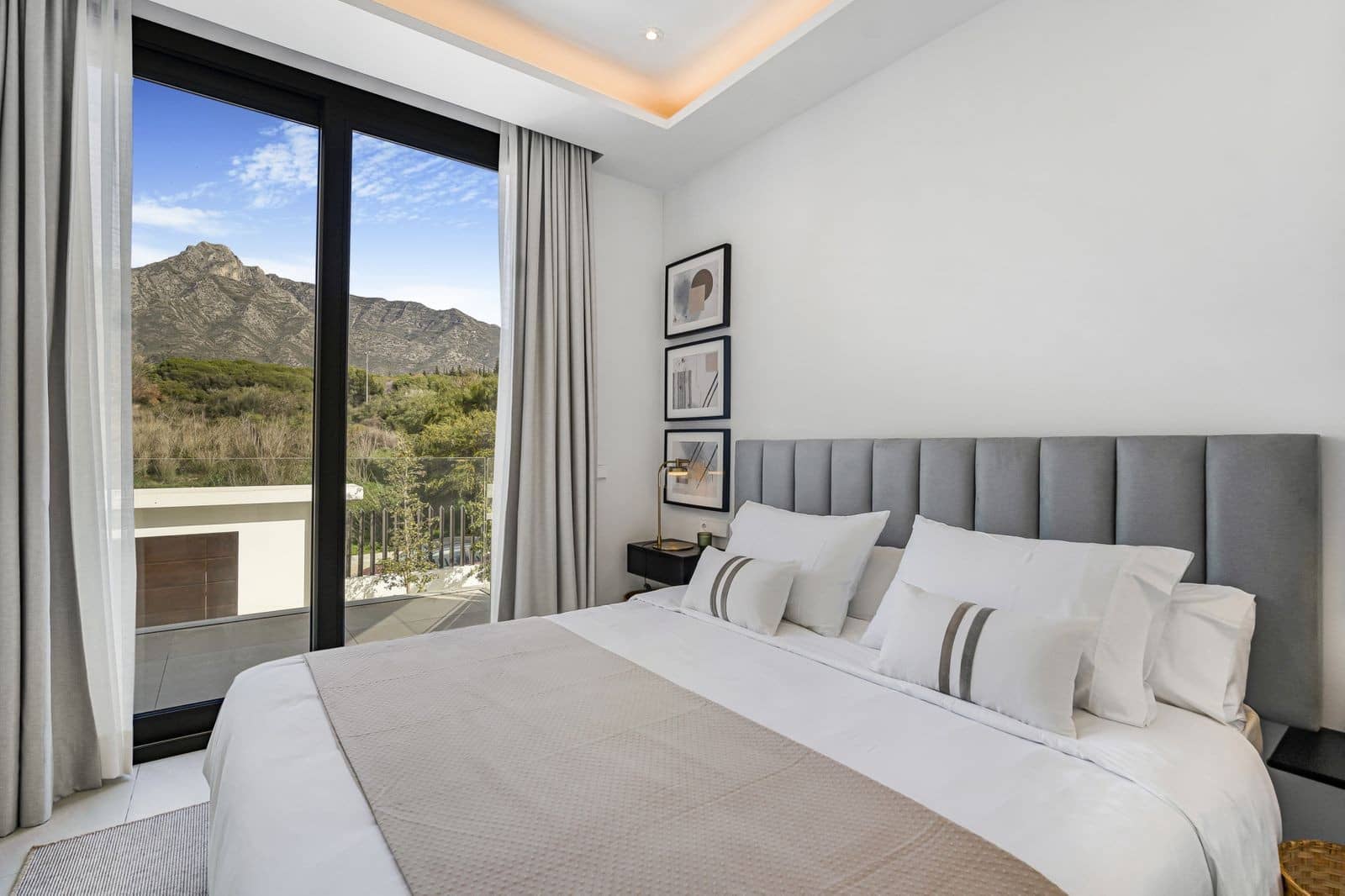 6 bedroom Villa for sale in Golden Mile with pool garage - € 6,500,000 (Ref: 8300380)