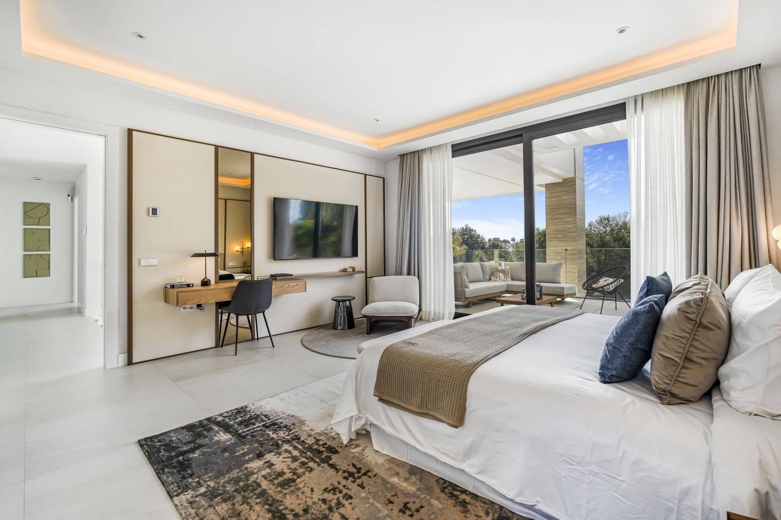 6 bedroom Villa for sale in Golden Mile with pool garage - € 6,500,000 (Ref: 8300380)