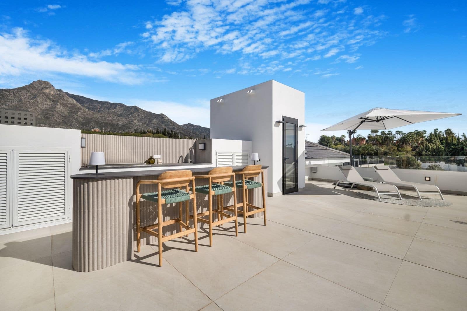6 bedroom Villa for sale in Golden Mile with pool garage - € 6,500,000 (Ref: 8300380)