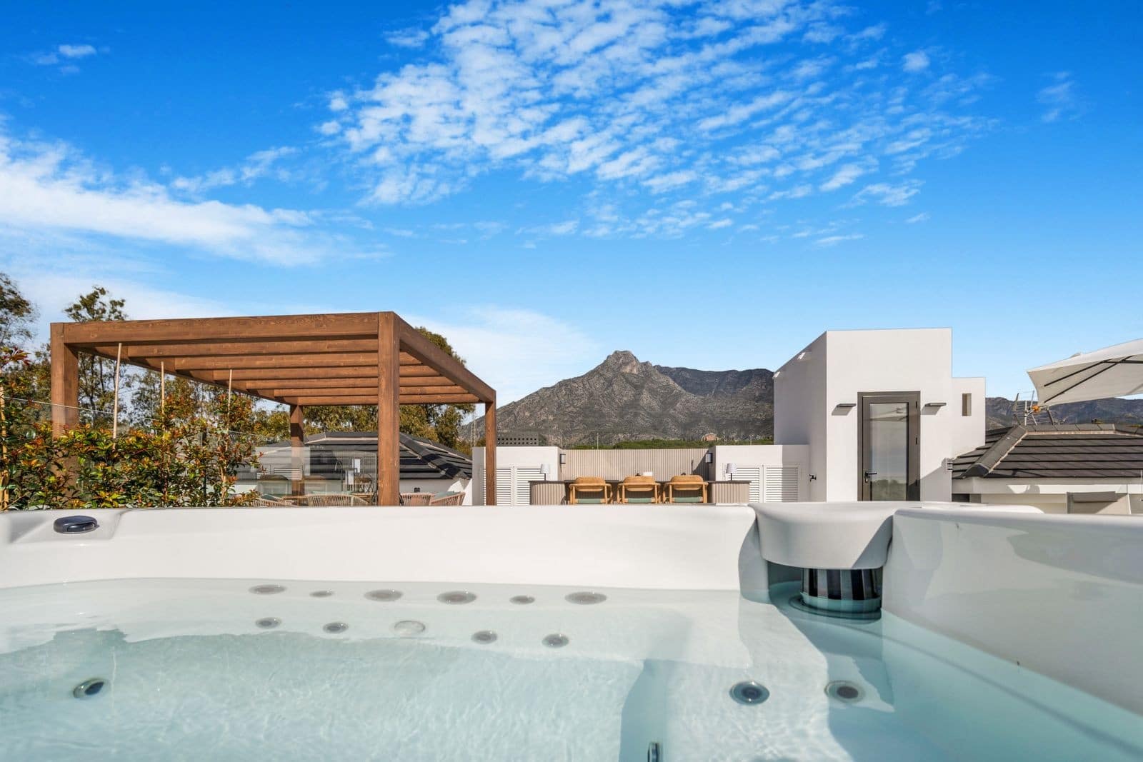 6 bedroom Villa for sale in Golden Mile with pool garage - € 6,500,000 (Ref: 8300380)