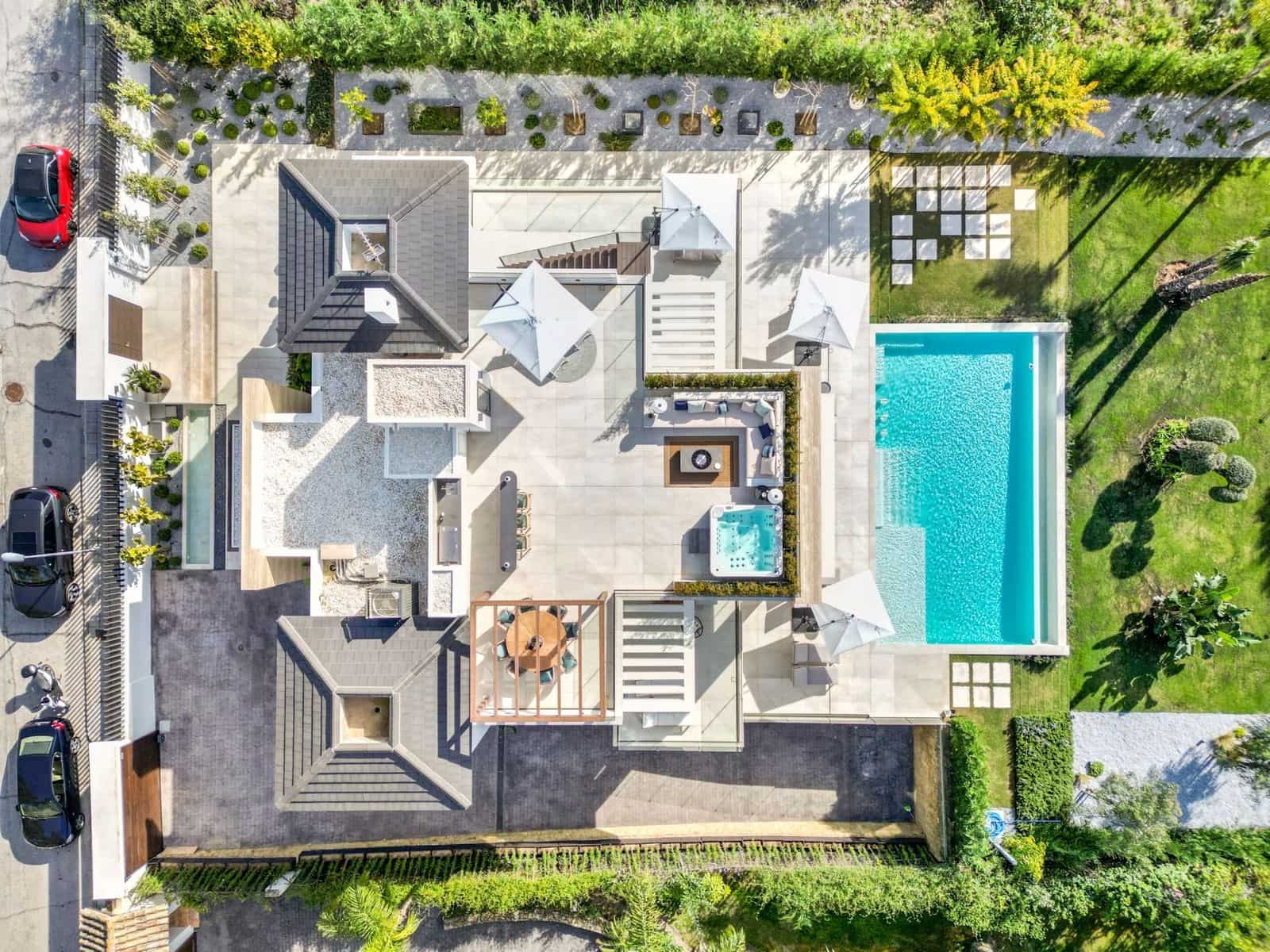 6 bedroom Villa for sale in Golden Mile with pool garage - € 6,500,000 (Ref: 8300380)