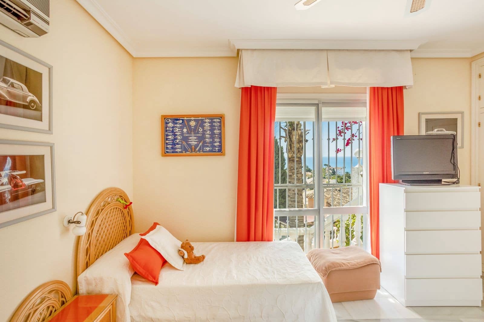 3 sypialnia Willa na sprzedaż w Riviera del Sol z basenem garażem - 875 000 € (Ref: 8300382)