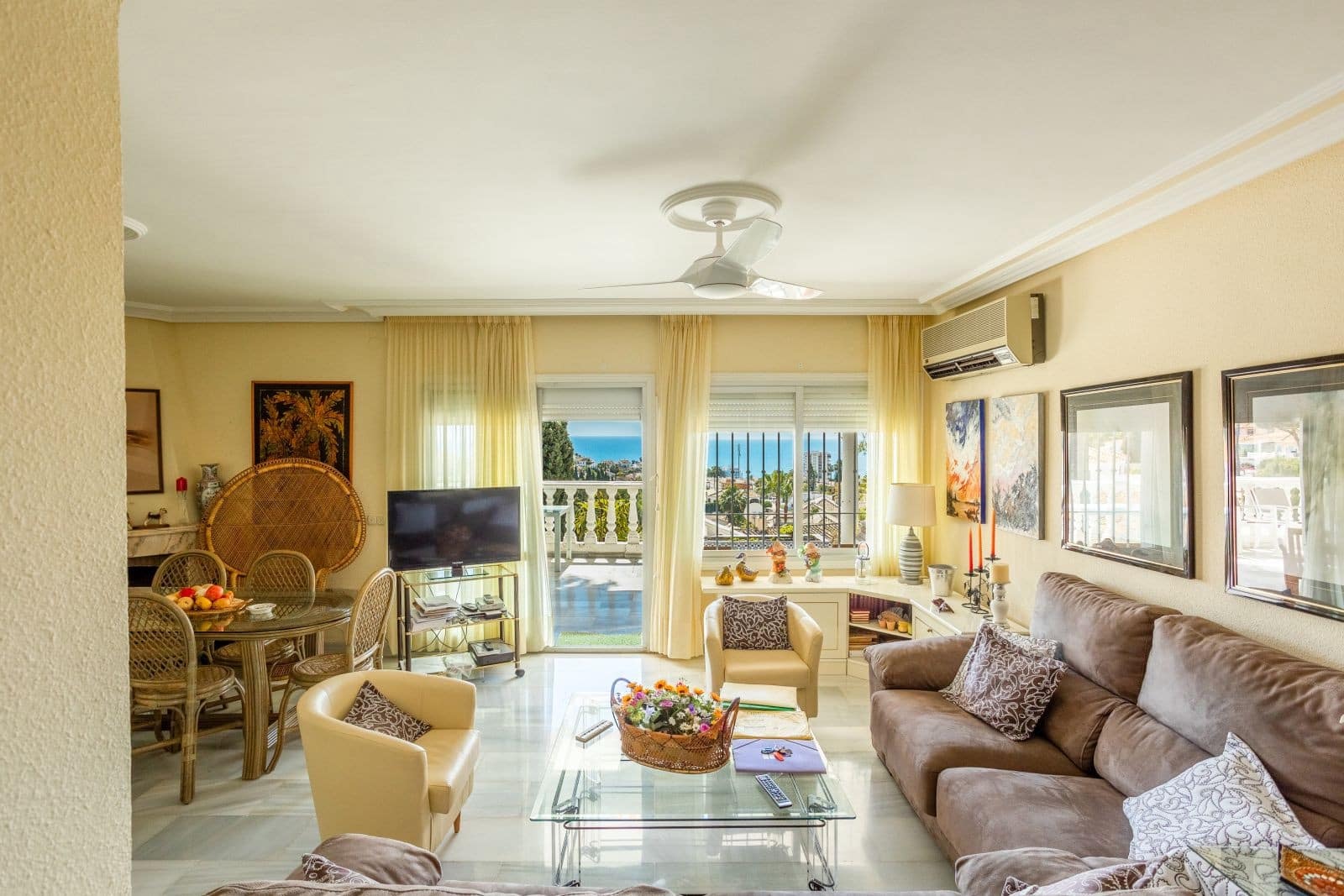 3 sypialnia Willa na sprzedaż w Riviera del Sol z basenem garażem - 875 000 € (Ref: 8300382)