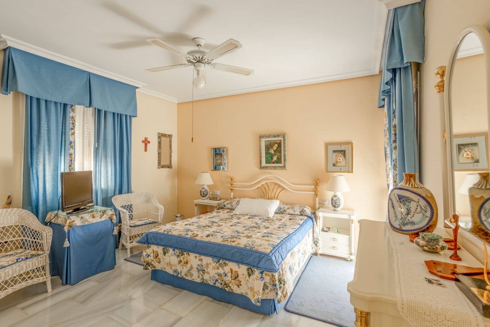 3 sypialnia Willa na sprzedaż w Riviera del Sol z basenem garażem - 875 000 € (Ref: 8300382)