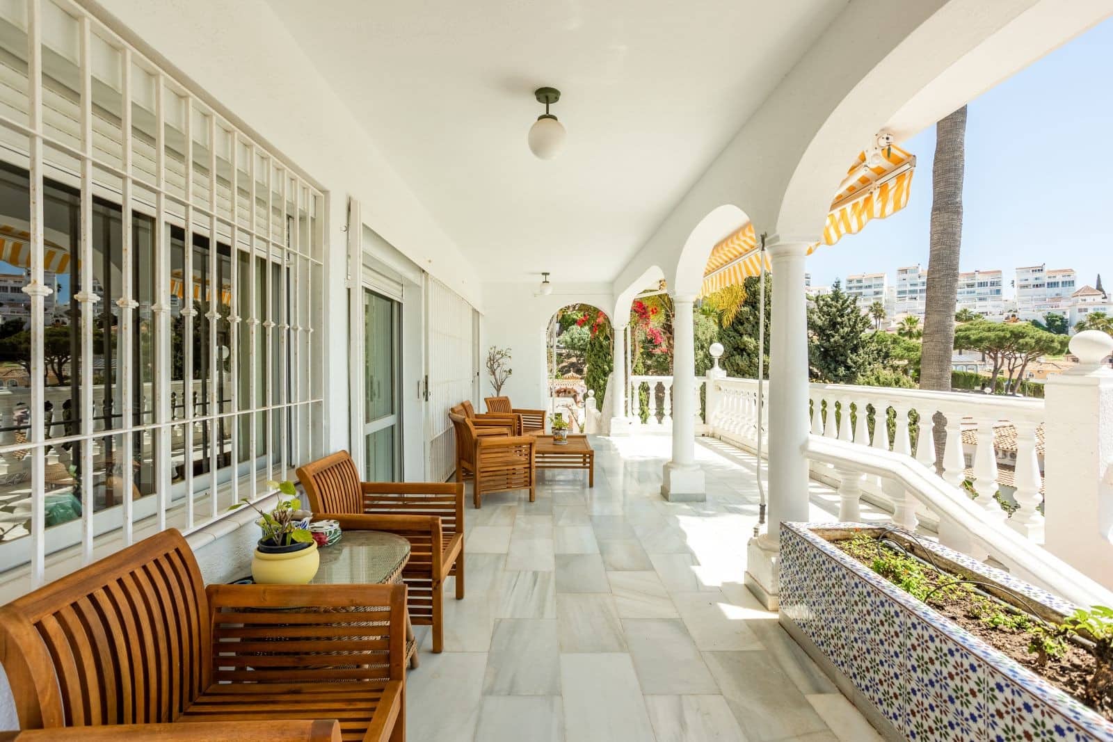 3 sypialnia Willa na sprzedaż w Riviera del Sol z basenem garażem - 875 000 € (Ref: 8300382)