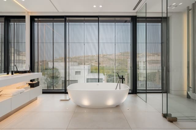 4 bedroom Villa for sale in Benahavís with pool garage - € 5,900,000 (Ref: 8313717)