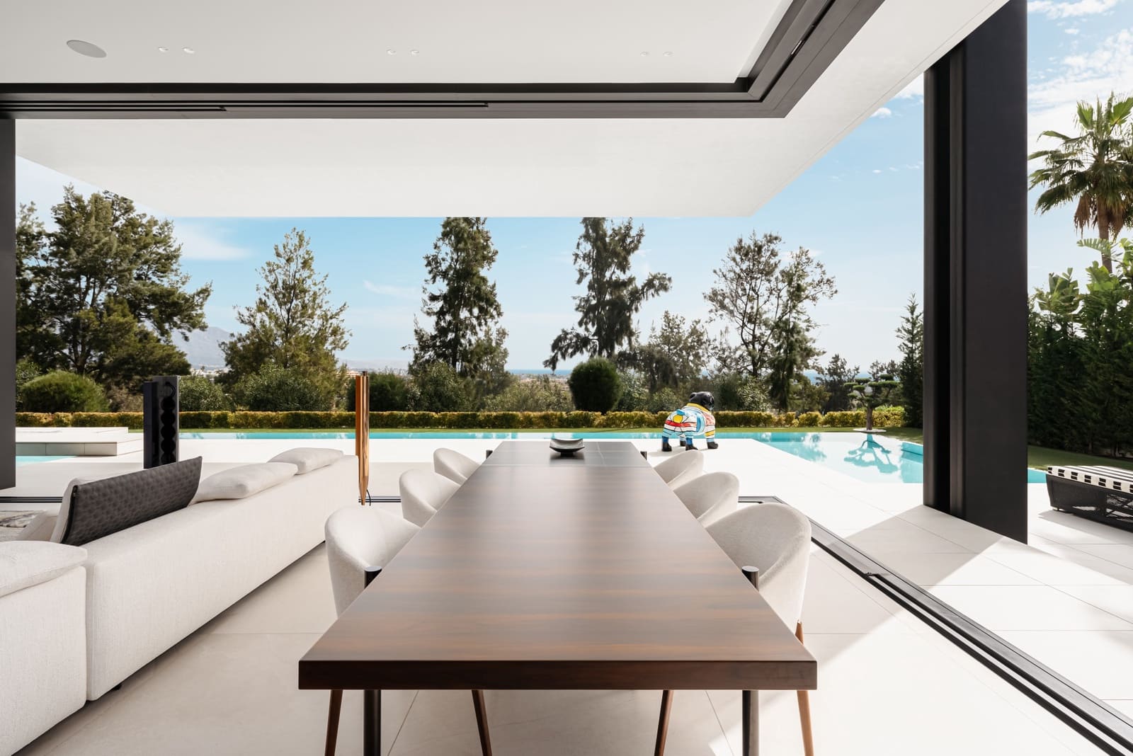 4 bedroom Villa for sale in Benahavis with pool garage - € 5,900,000 (Ref: 8313717)